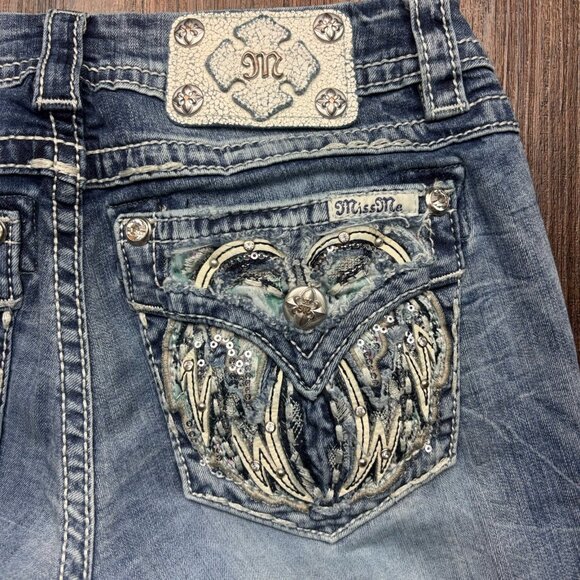 Miss Me Mid Rise Easy Crop Jeans Distressed Light Wash Angel Wings Size 26 - Picture 11 of 12